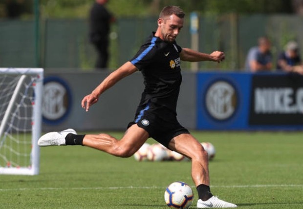 'Lá chắn thép' Stefan De Vrij chính thức ra mắt Inter - Bóng Đá