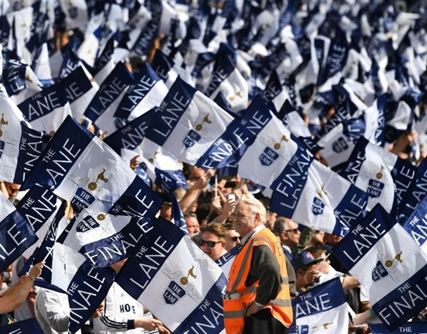 Vì đội bóng, fan nào 'trâu' nhất Premier League (P.1) - Bóng Đá