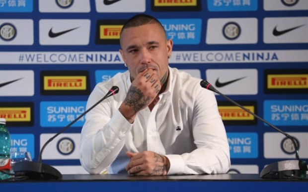 Nainggolan mặt đầy cau có trong ngày ra mắt Inter  - Bóng Đá
