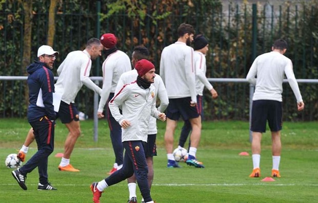 Rooney đầy suy tư khi bước vào thánh địa của đối thủ - Bóng Đá