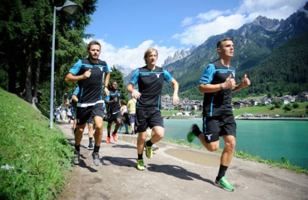 2 trận, 8 bàn, và Man Utd đã mơ về ngôi vương - Bóng Đá