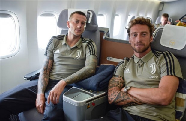 Wilshere đánh đối thủ, fan Arsenal vẫn bảo vệ ra mặt - Bóng Đá