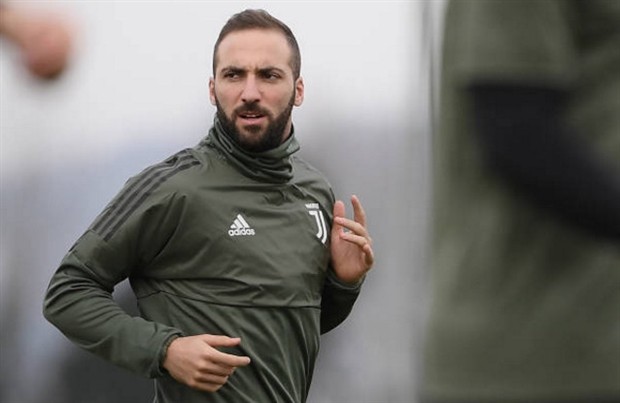 Dylaba trổ tài chỉ đạo trên sân tập của Juventus - Bóng Đá