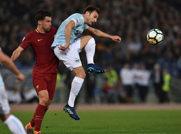 Bàn thắng thì không, nhưng thẻ đỏ lại xuất hiện tại Derby thành Rome - Bóng Đá