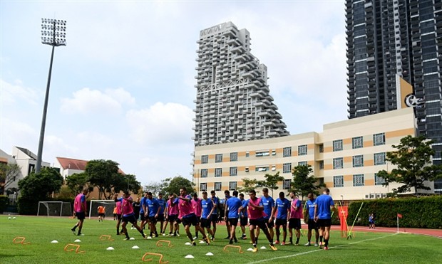 Tới Singapore, sao Inter 'trốn' đội đi pha cà phê - Bóng Đá