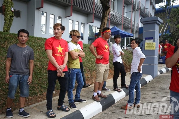 NÓNG: NHM Việt Nam ngơ ngác vì không thể mua vé xem trận đấu của tuyển nữ - Bóng Đá