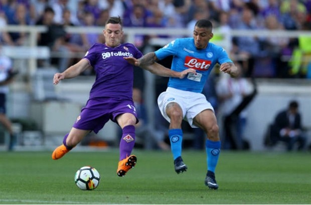 Cầu thủ gục ngã, CĐV Napoli chết lặng nhìn Scudetto xa dần - Bóng Đá