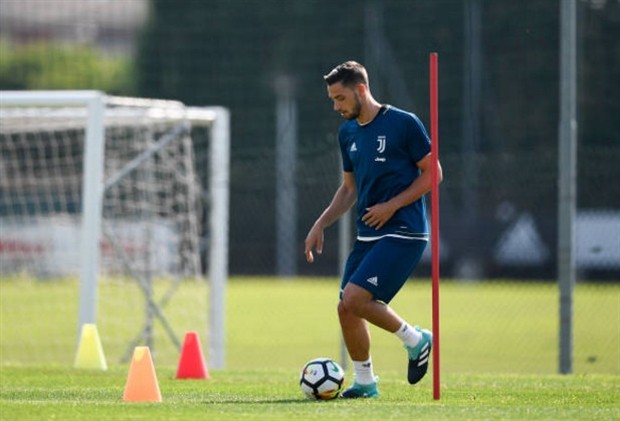 Buffon và đồng đội quyết tâm lấy lại niềm tin từ NHM Juventus - Bóng Đá