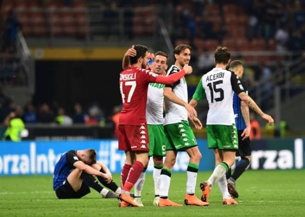Vỡ mộng Champions League, Icardi lao vào đánh đối thủ  - Bóng Đá
