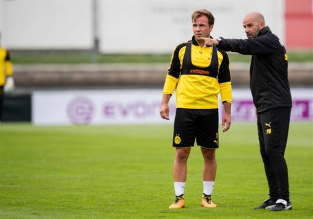 Chốt xong tương lai, Aubameyang tươi cười chào NHM Dortmund - Bóng Đá