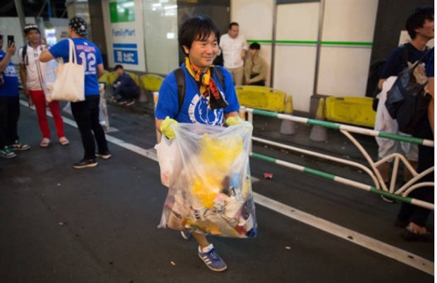 Hàng loạt mỹ nhân 'làm loạn' Tokyo sau chiến tích của Nhật  - Bóng Đá