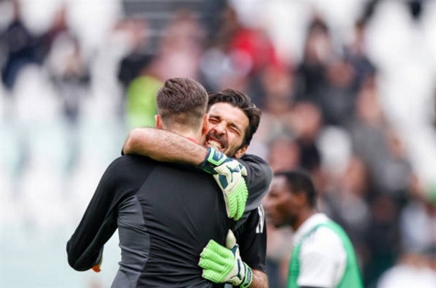 Mandzukic tiếp đà thăng hoa, Juventus tiến thêm 1 bước đến ngôi vương - Bóng Đá