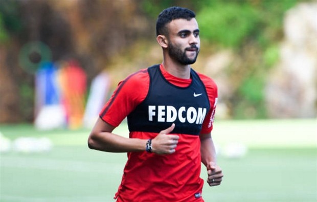 PSG rút lui, Mbappe lủi thủi ra sân tập cùng Monaco - Bóng Đá