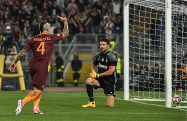 Giúp Napoli hủy diệt Fiorentina, Mertens áp sát Dzeko - Bóng Đá