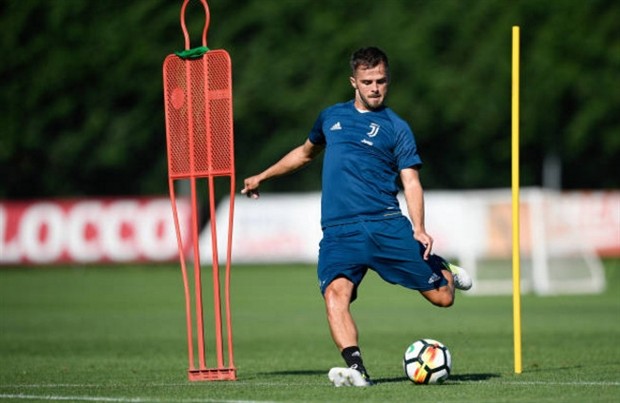 Dàn sao Juventus lộ bụng béo tại Vinovo - Bóng Đá