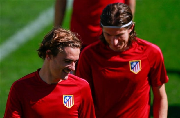 Griezmann tươi như hoa trước giờ chiến với Leicester - Bóng Đá
