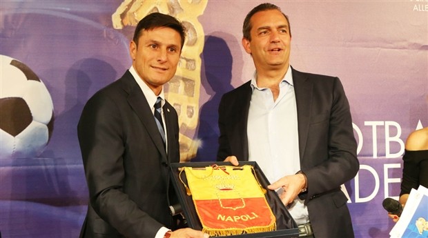 Huyền thoại Zanetti giành giải thưởng 'Thủ lĩnh bóng đá' 2017 - Bóng Đá