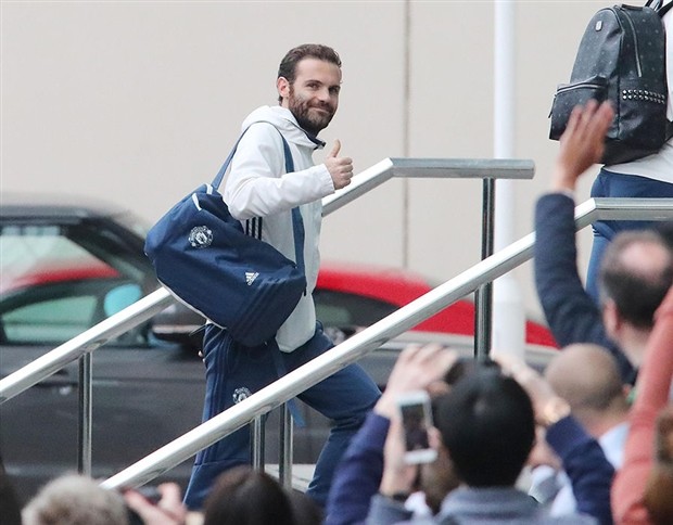 Mata bất ngờ tái xuất trước giờ đấu với Swansea - Bóng Đá