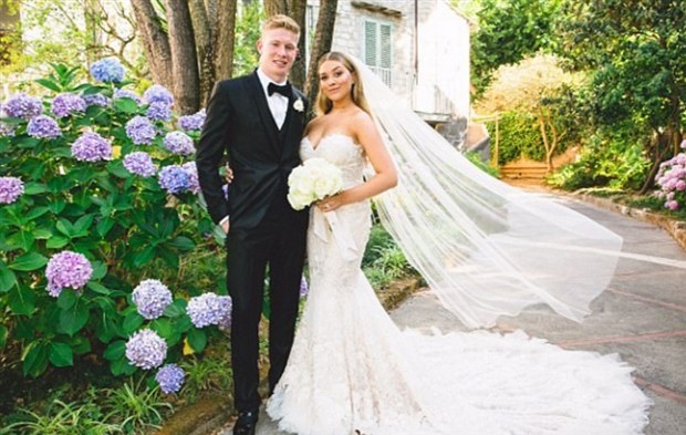 Theo kịp trào lưu, đến lượt De Bruyne lên xe bông - Bóng Đá