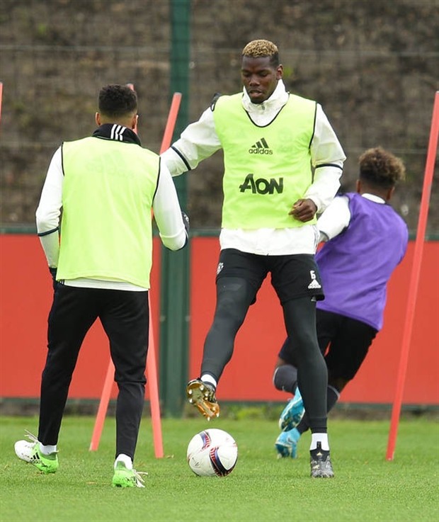 Gạt đi nỗi buồn mất cha, Pogba trở lại tập luyện cùng Man Utd  - Bóng Đá