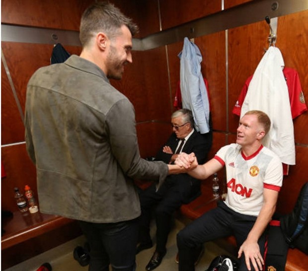 Tương lai bất định, cựu sao Man Utd giải sầu với Boxing - Bóng Đá