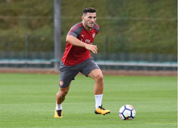 Tân binh Kolasinac nỗ lực ghi điểm trong ngày đầu tập cùng Arsenal - Bóng Đá