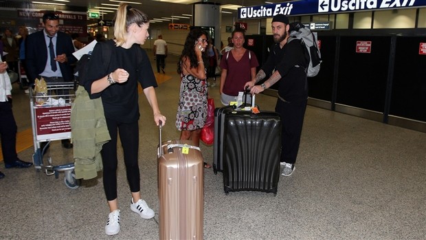 De Rossi âm thầm trở lại Roma, Totti thẳng tiến lên sân khấu - Bóng Đá