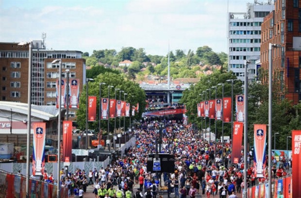 Chelsea đã tới Wembley, Arsenal chưa thấy đâu - Bóng Đá