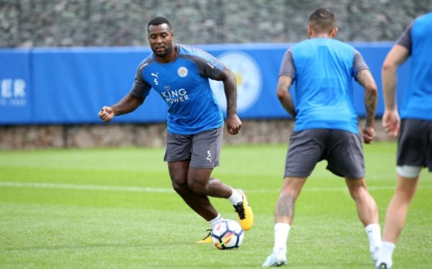  Buổi tập đầu tiên của Leicester, ấn tượng trợ lý 'xăm trổ' - Bóng Đá