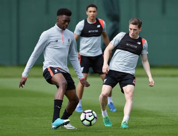 Coutinho trở lại, sân tập của Liverpool rộn ràng tiếng cười - Bóng Đá