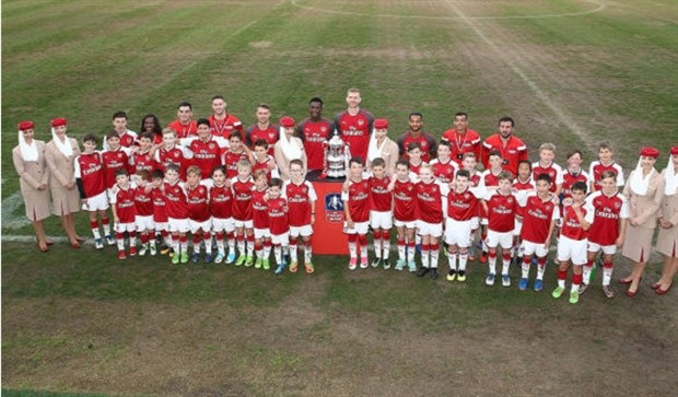 Trước giờ thi đấu, sao Arsenal 'làm loạn' bệnh viên ở Sydney - Bóng Đá