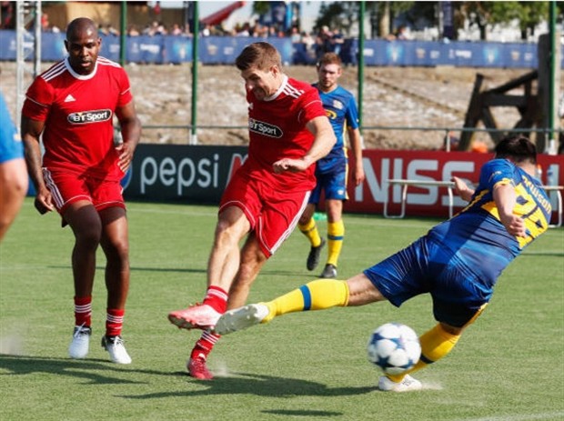 Gerrard 'quẩy' cực xung, hâm nóng chung kết Champions League - Bóng Đá