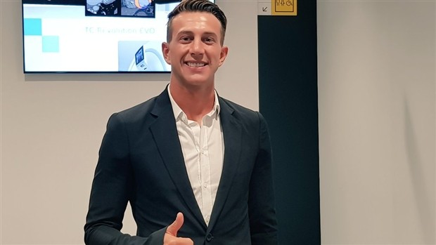 Số 10 mới, Bernardeschi đã có mặt tại Juventus - Bóng Đá