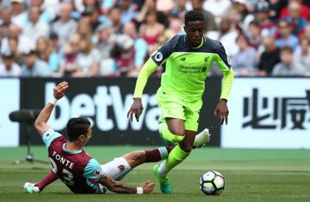 Chấm điểm đội hình Liverpool: Sturridge tuyệt vời, nhưng Coutinho vẫn là nhất - Bóng Đá