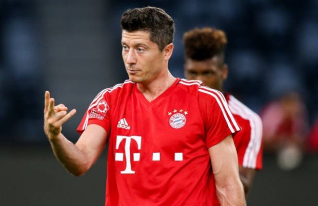 James tiếp tục quan sát trận đấu của Bayern từ ghế dự bị - Bóng Đá