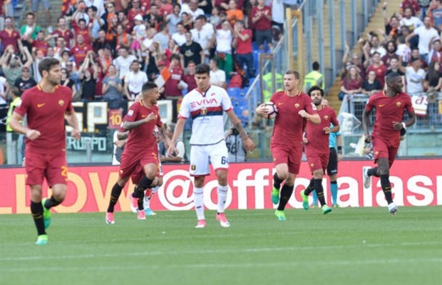 Totti yếu đuối lạ thường trong trận đấu chia tay Roma - Bóng Đá