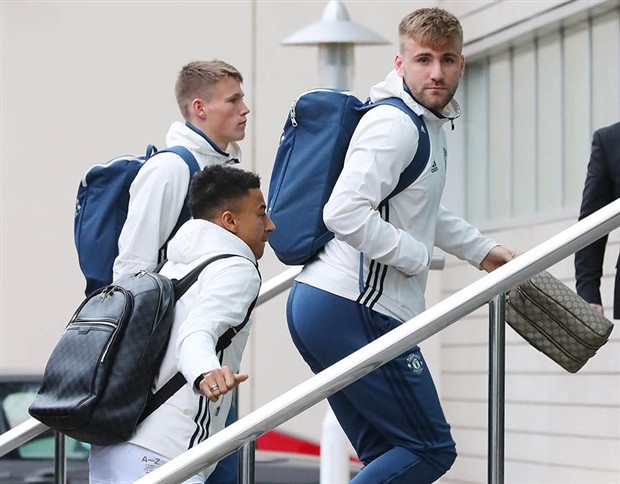 Mata bất ngờ tái xuất trước giờ đấu với Swansea - Bóng Đá
