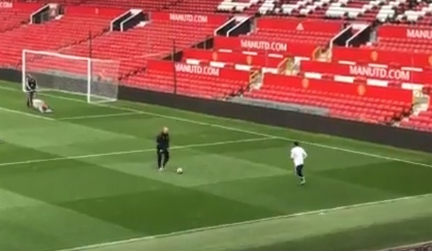 Đồng đội về hết, Mata vẫn âm thầm ở lại Old Trafford tập luyện - Bóng Đá