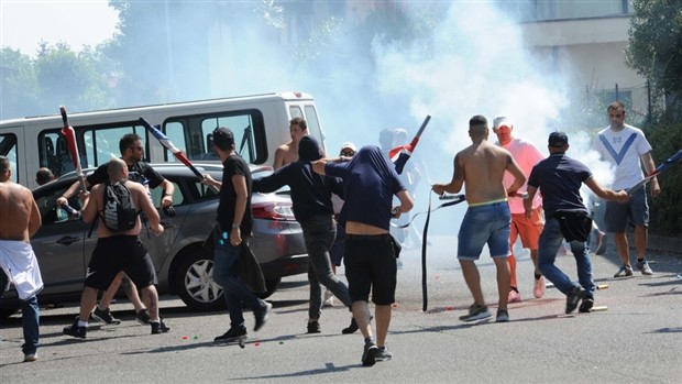 Chỉ là giao hữu, nhưng fan Brescia và Cagliari vẫn có cớ đánh nhau - Bóng Đá