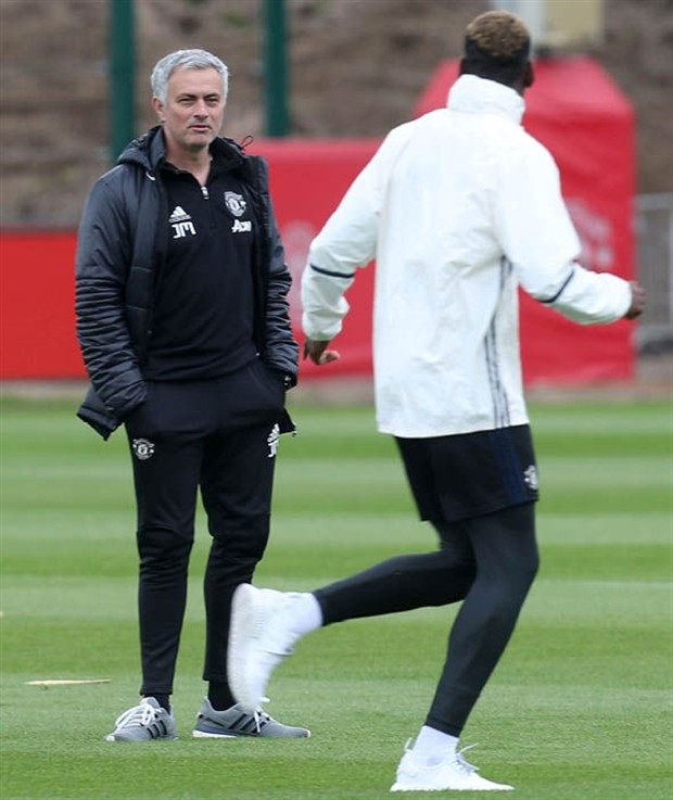 Gạt đi nỗi buồn mất cha, Pogba trở lại tập luyện cùng Man Utd  - Bóng Đá