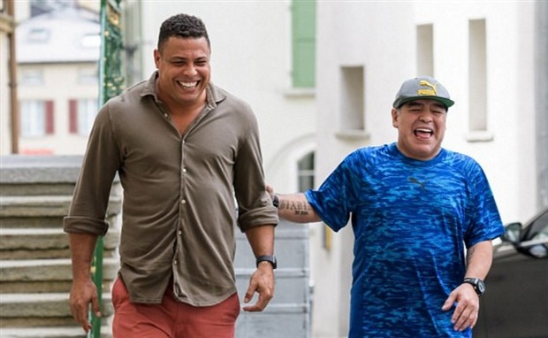 Ngày gặp lại, Buffon ăn đứt Ronaldo, Maradona,... về ngoại hình - Bóng Đá