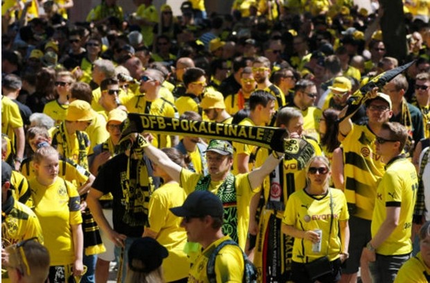 Dortmund nhuộm vàng thành Berlin trước CK cúp Quốc Gia  - Bóng Đá