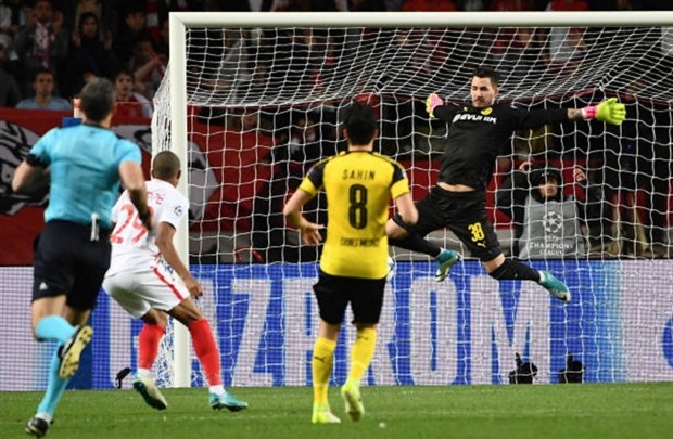 Dortmund bị loại, Reus gắng kiềm nước mắt tại Stade Louis II - Bóng Đá
