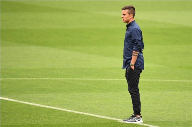 Cộng đồng mạng rúng động với cái chết của Tiote  - Bóng Đá