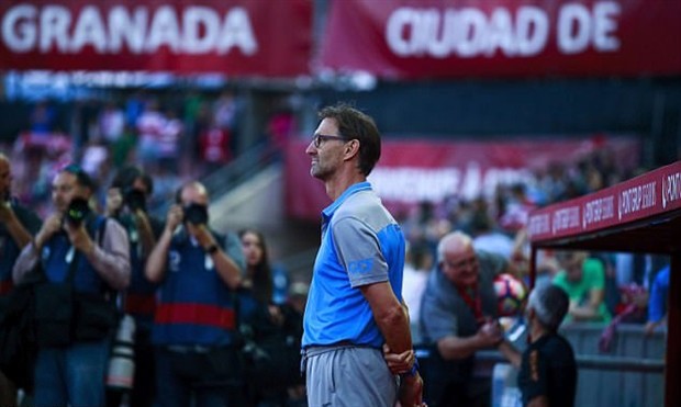 Tượng đài của Arsenal thảm bại trong ngày ra mắt Granada  - Bóng Đá