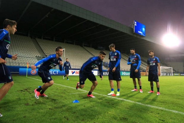U21 Italia tập xuyên đêm cho ngày ra mắt - Bóng Đá