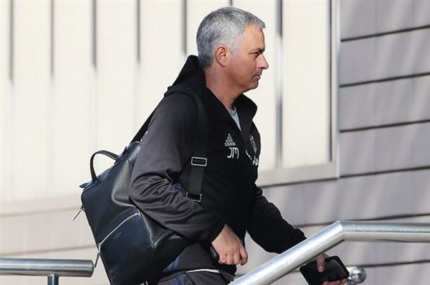 Hiểm họa khủng bố, các cầu thủ Man Utd được tăng cường bảo vệ  - Bóng Đá