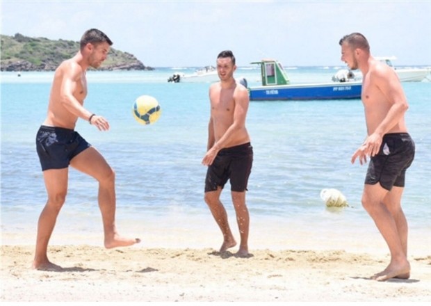 Sắp hội quân, mục tiêu của Man Utd tìm lại cảm giác giữa biển - Bóng Đá