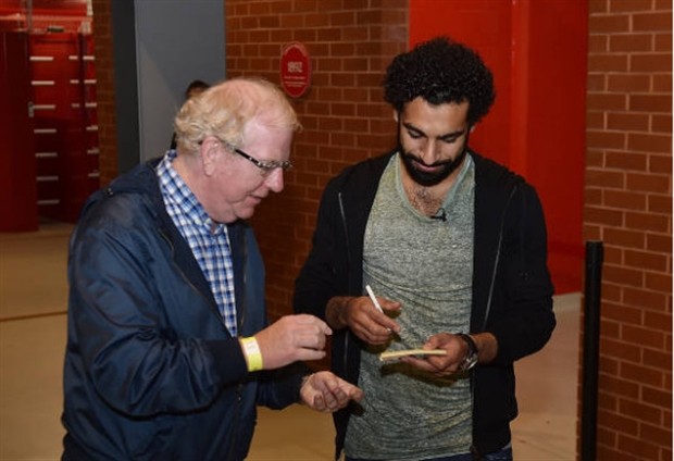 Chùm ảnh: Ngày thứ 2 của Mohamed Salah tại Liverpool - Bóng Đá