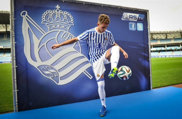 Januzaj ngượng ngùng trong ngày ra mắt Sociedad - Bóng Đá